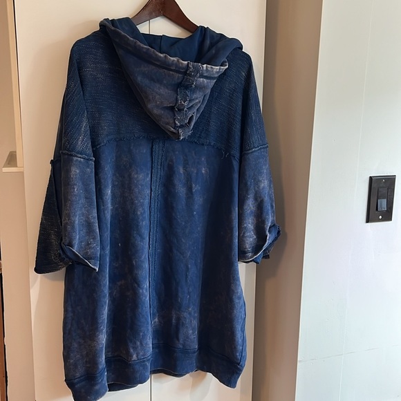 We The Free Graham Poncho Hoodie Size Medium NWT - Picture 4 of 12